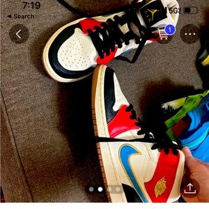 Boys 8.5 great condition. Goat certified Jordan’s proper care